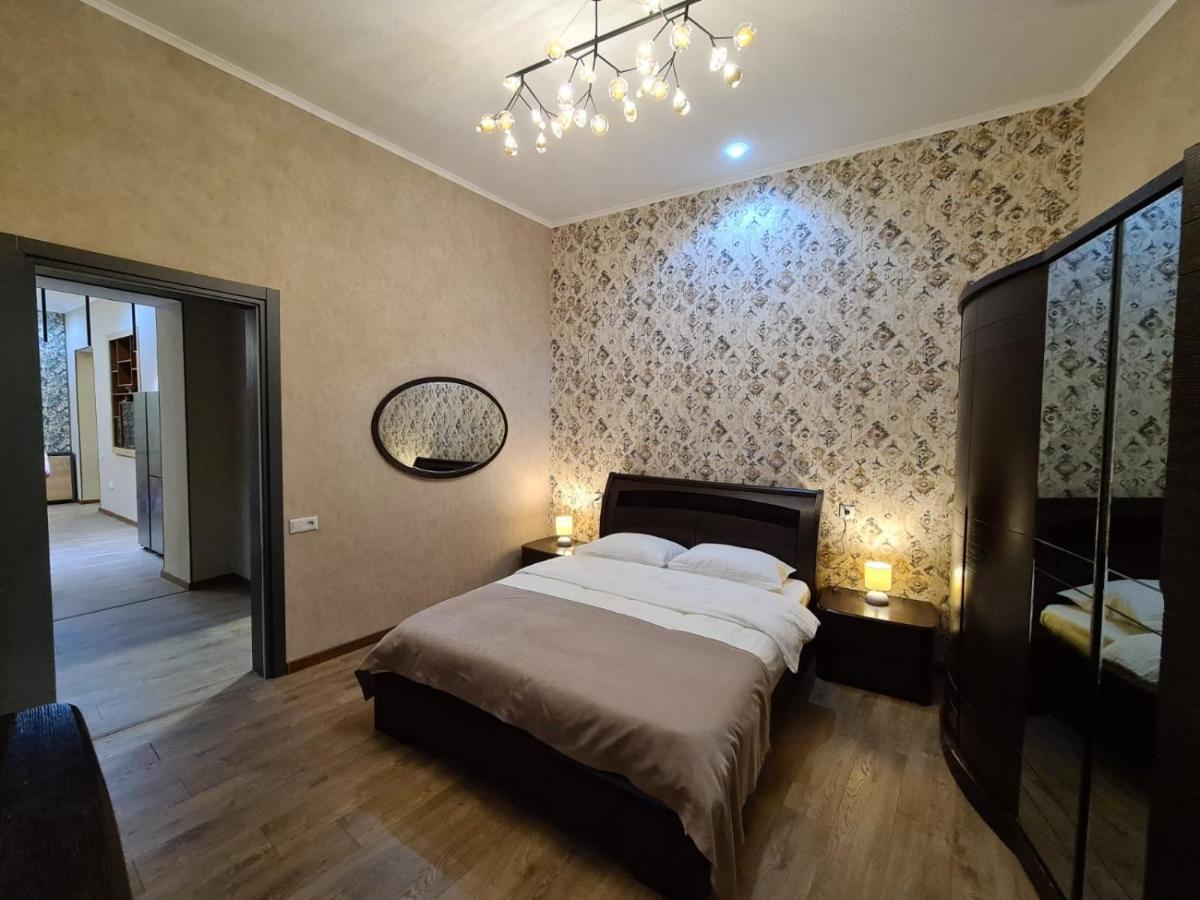 Nino'S Cosy Apartment Kutaisi Exterior photo