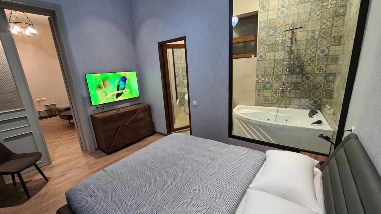 Nino'S Cosy Apartment Kutaisi Room photo