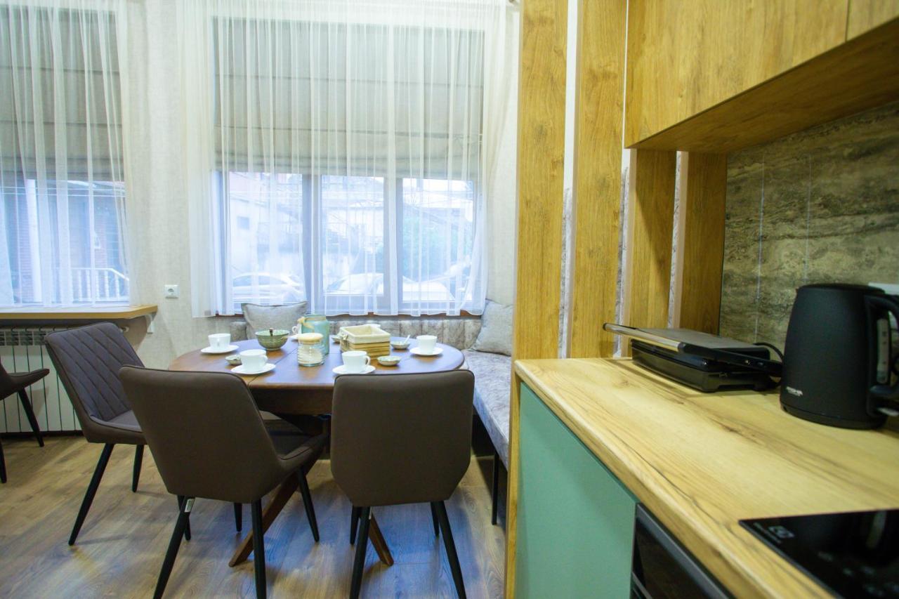 Nino'S Cosy Apartment Kutaisi Exterior photo