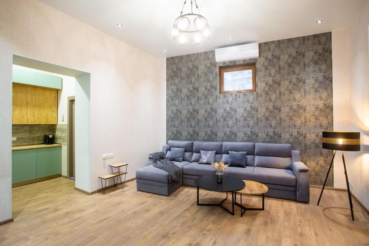Nino'S Cosy Apartment Kutaisi Exterior photo